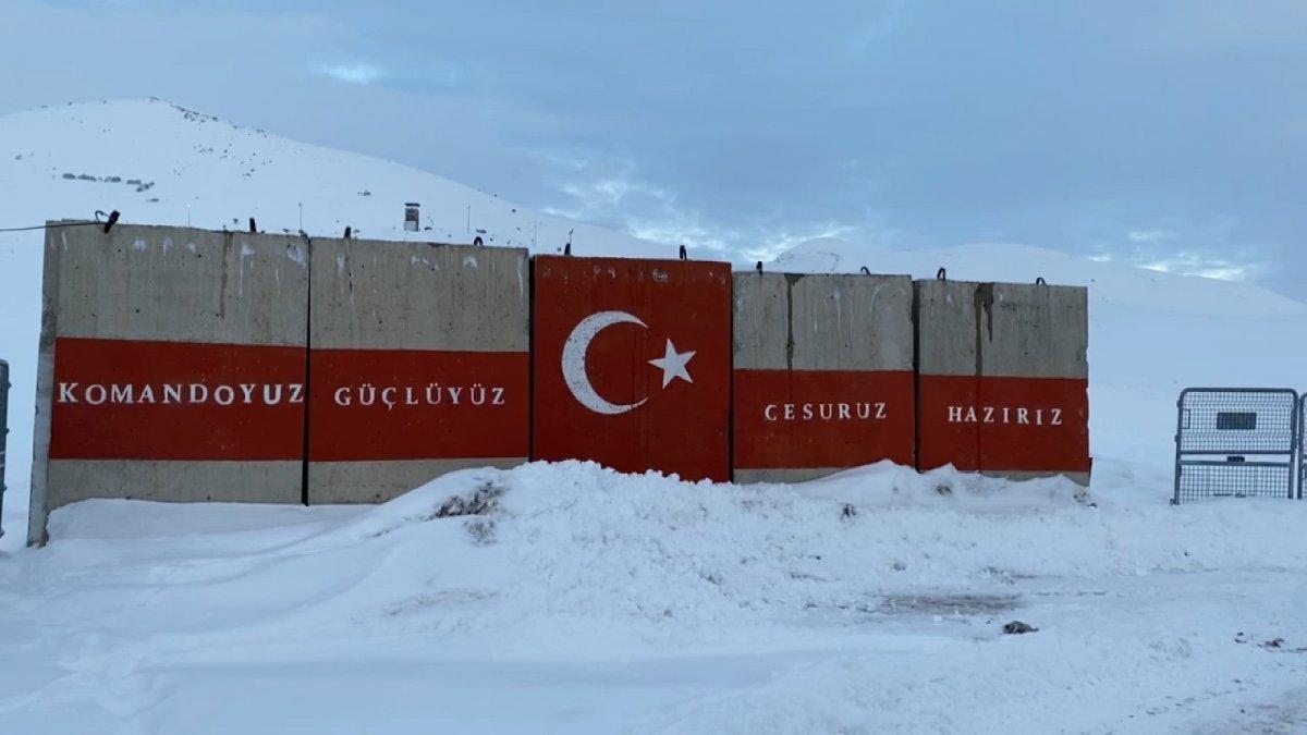 Muş'ta görevli jandarmanın vatan nöbeti