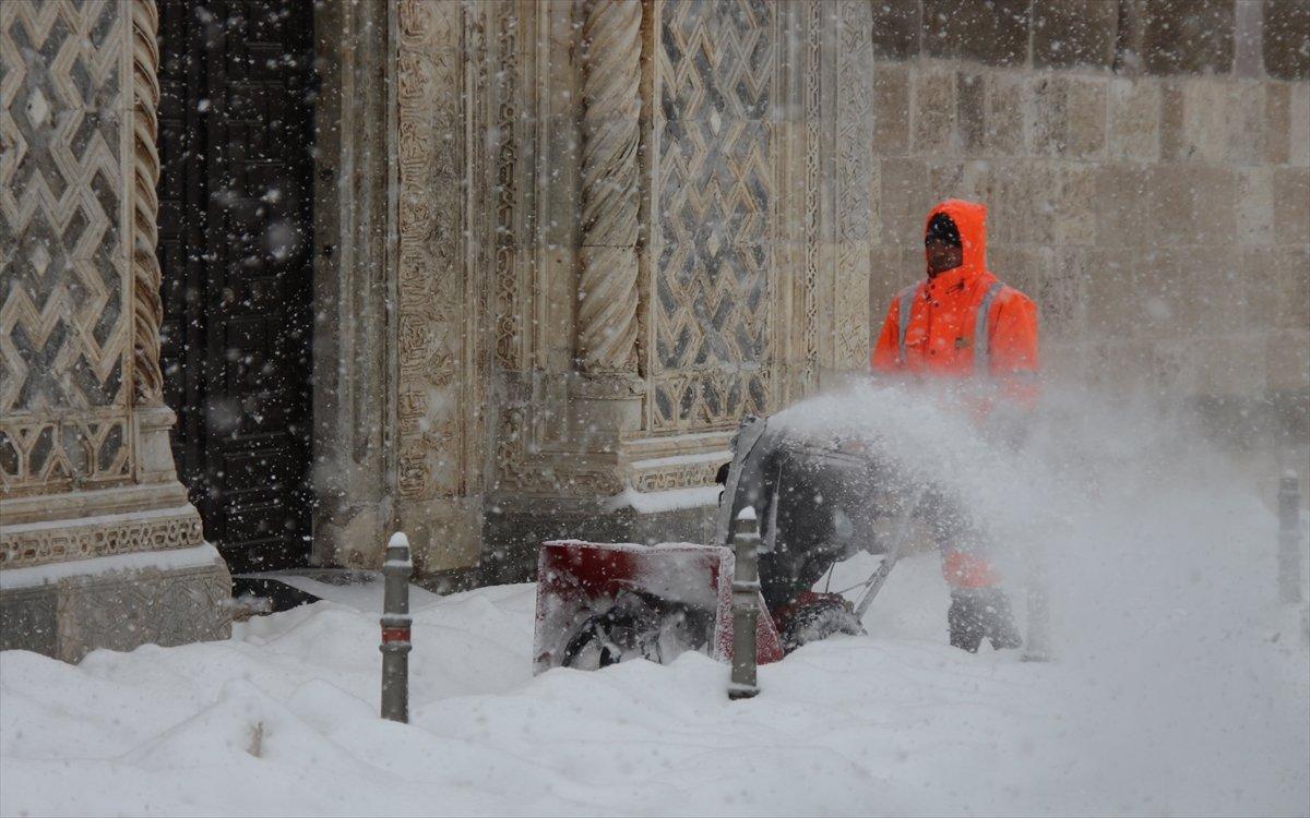 Konya Valisi uyardı: Zorunlu olmadıkça yola çıkmayın