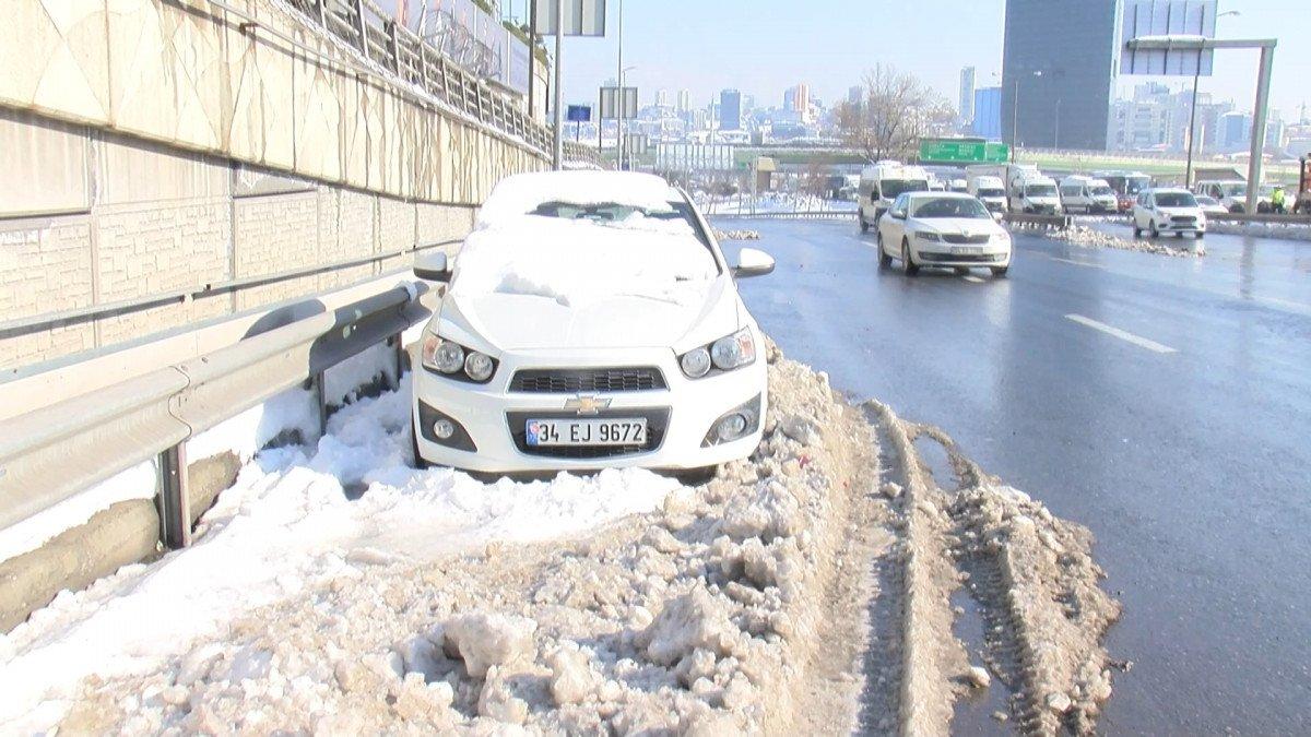 Ali Yerlikaya: Hadımköy Gişeler ve Arnavutköy'deki araçlar acilen çekilsin