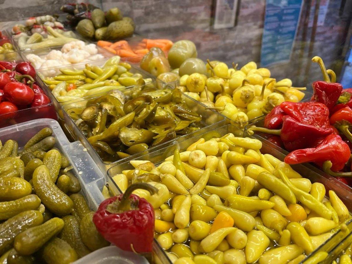 Eskişehir’de soğuk hava, acı turşuya talebi artırdı