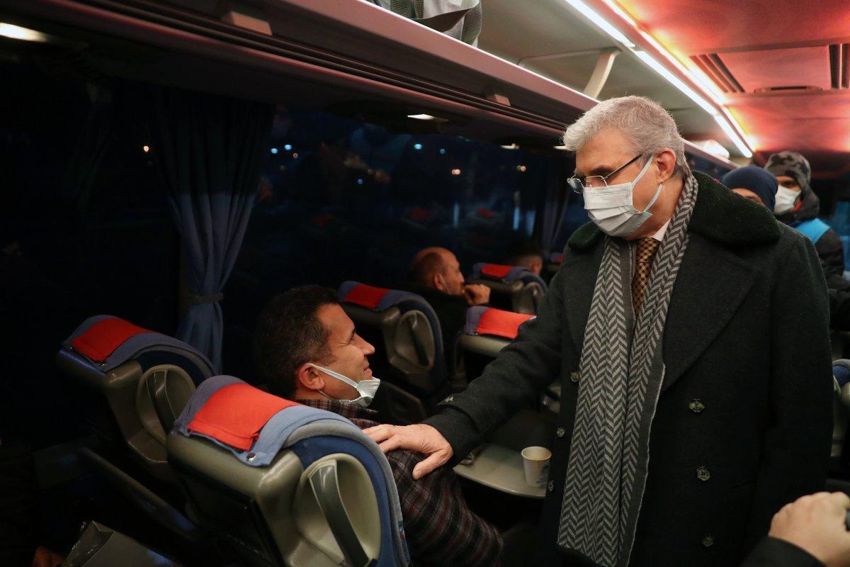 Sakarya’da soğuk havada yolda kalanlara çorba ikram edildi