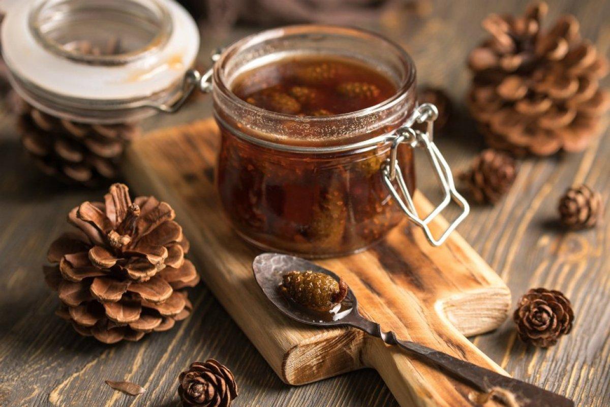 Her gün 1 tatlı kaşığı kozalak şurubu içmenin faydaları