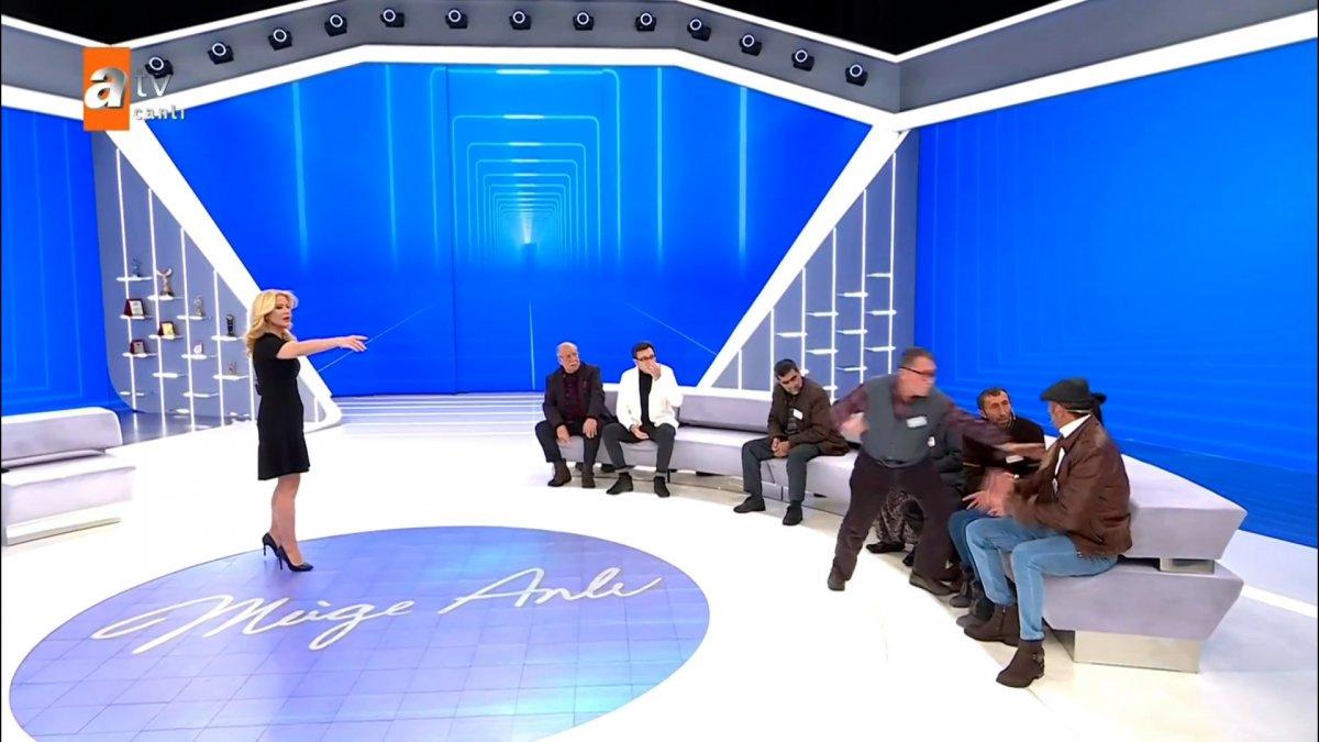 Müge Anlı'da Fahriye Büyükçiçek'in amcası, kocasına yumruk attı