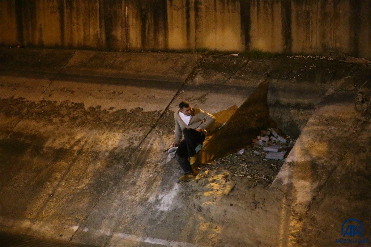 Adana'da bıçakla polise direnen kişi gözaltına alındı