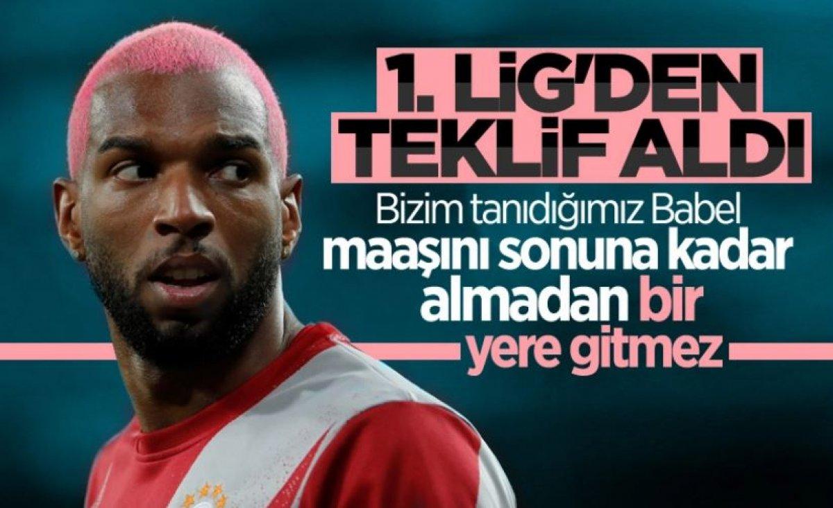 Ryan Babel, kalan parasının tamamını istiyor