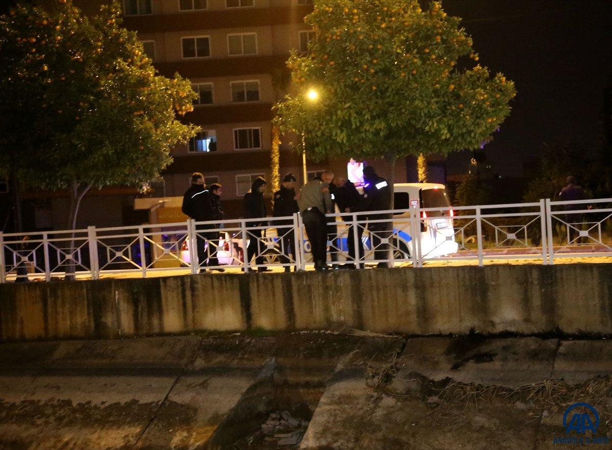 Adana'da bıçakla polise direnen kişi gözaltına alındı