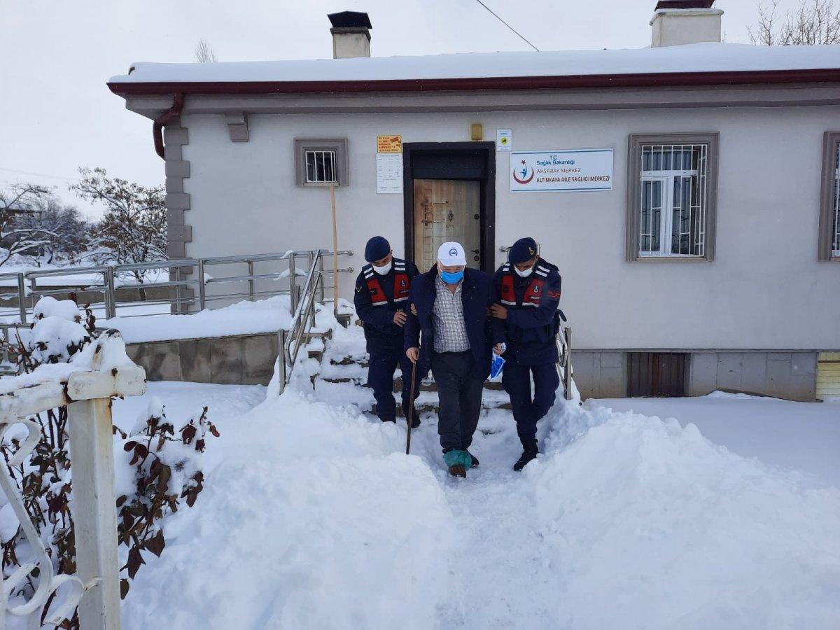 Aksaray’da vatandaşların yardımına jandarma koştu