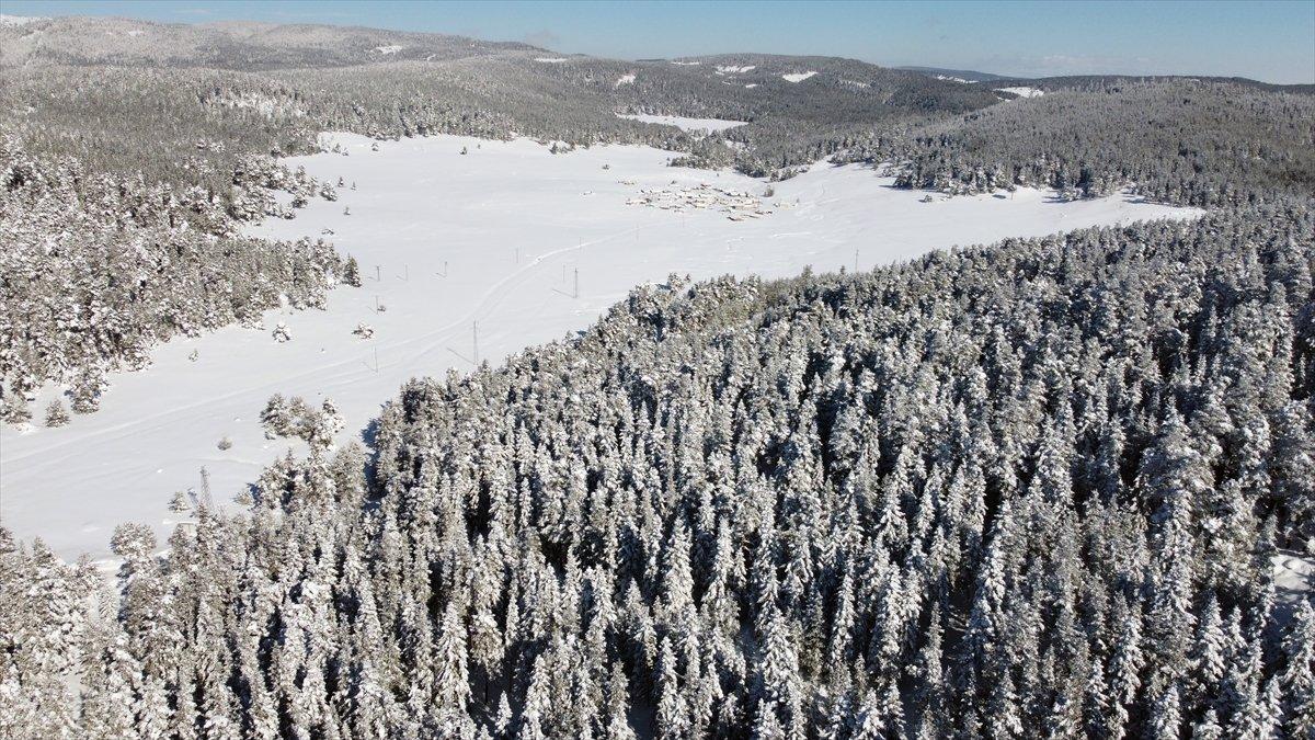 Karla kaplı Köroğlu Dağları havadan görüntülendi
