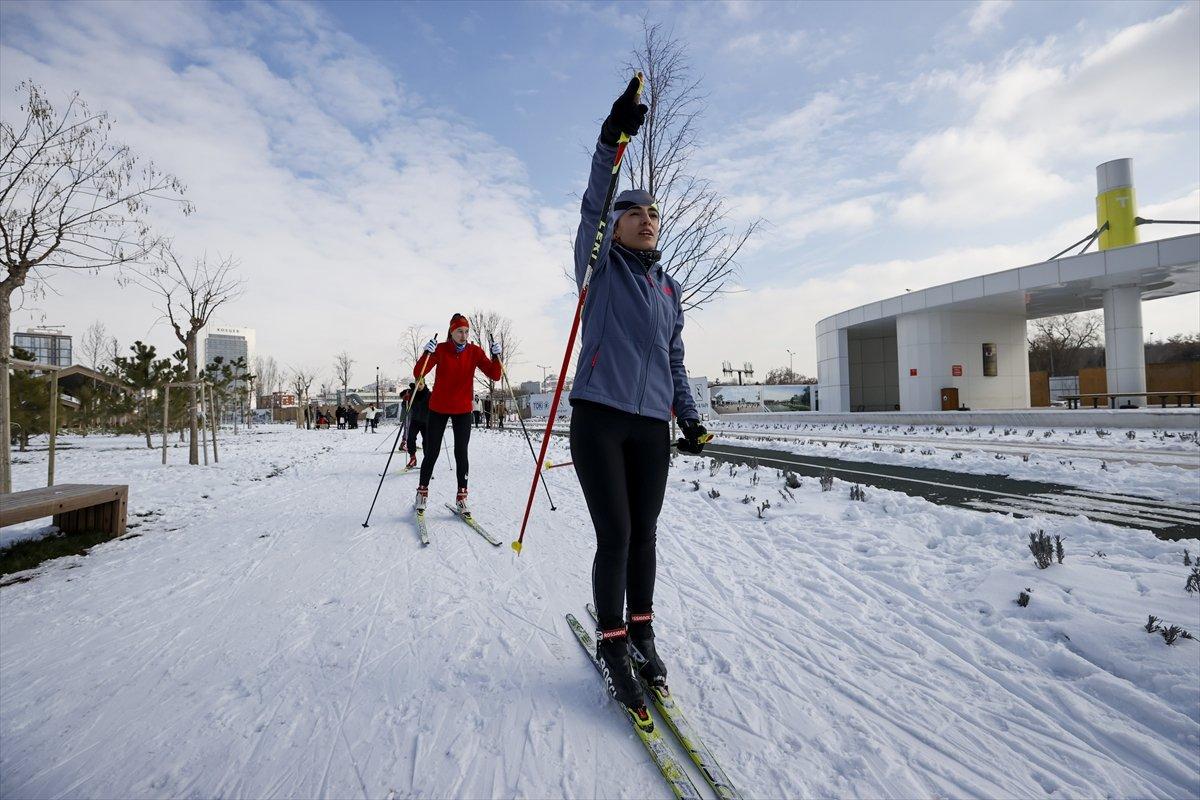 Başkent Millet Bahçesi, kış sporu tutkunlarının uğrak noktası oldu
