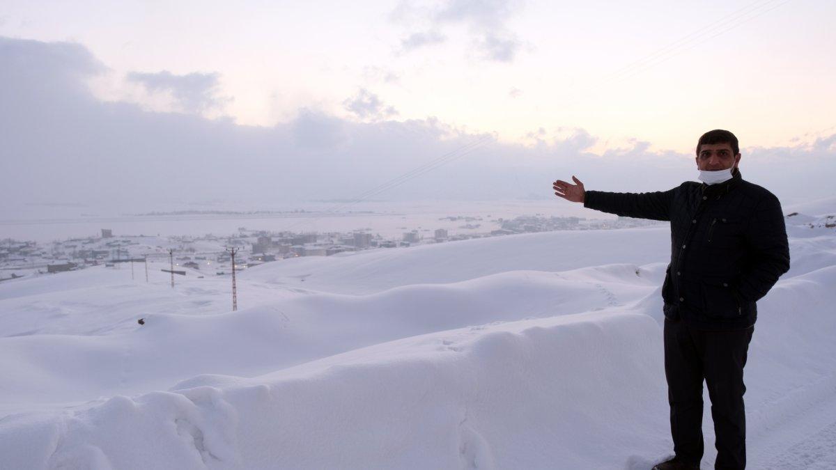 Yüksekova, kar yağışının ardından görüntülendi