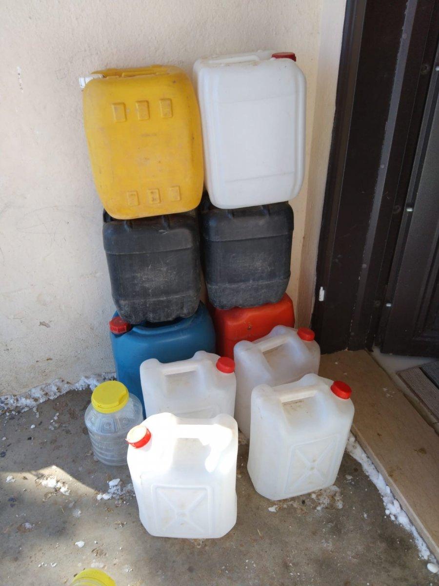 Kayseri'de ahırlar dondu, hayvanlar susuz kaldı