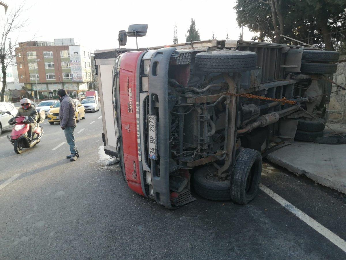 Pendik’te hem kazayı görüntüledi hem spiker gibi anlattı