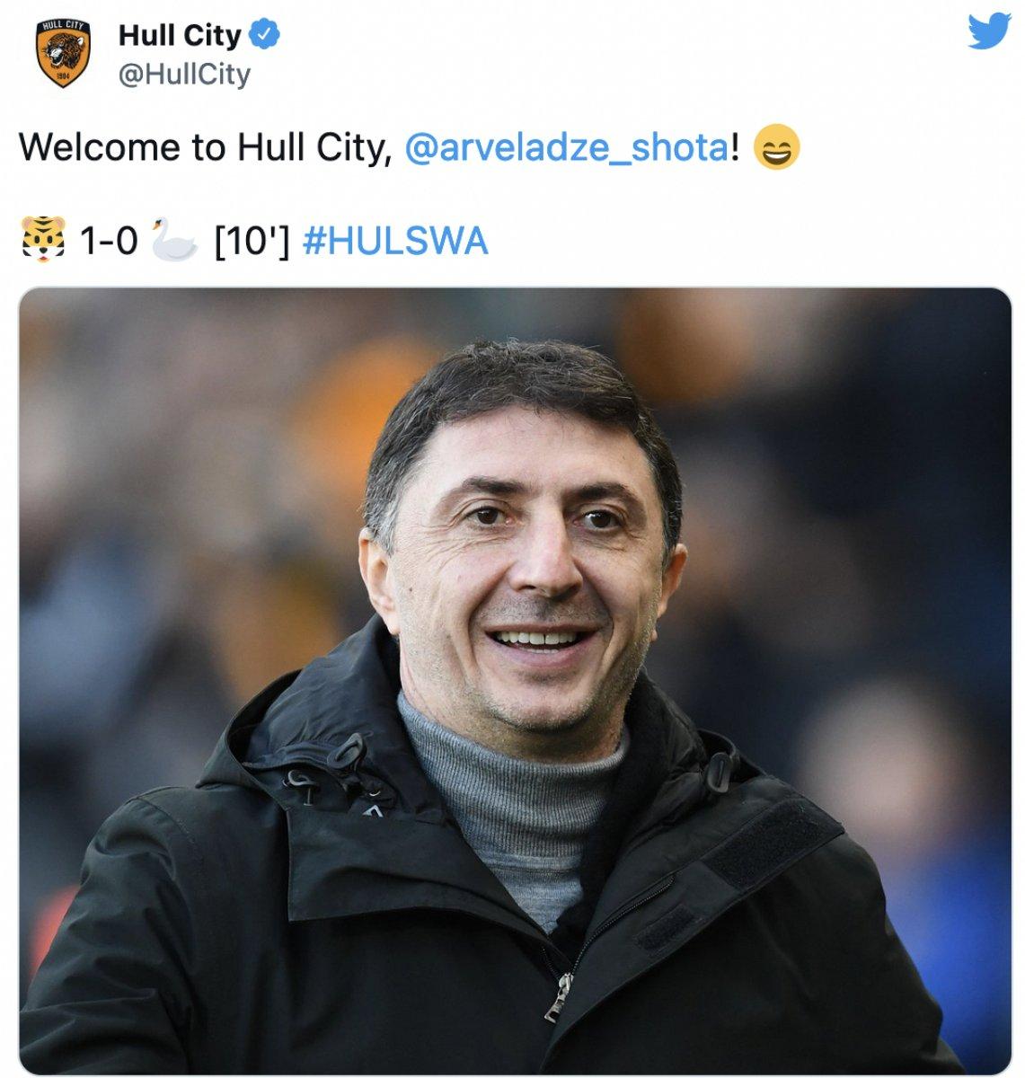 Şota Arveladze, Hull City ile ilk maçını kazandı