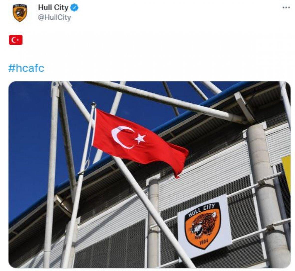 Hull City stadına Türk bayrağı asıldı