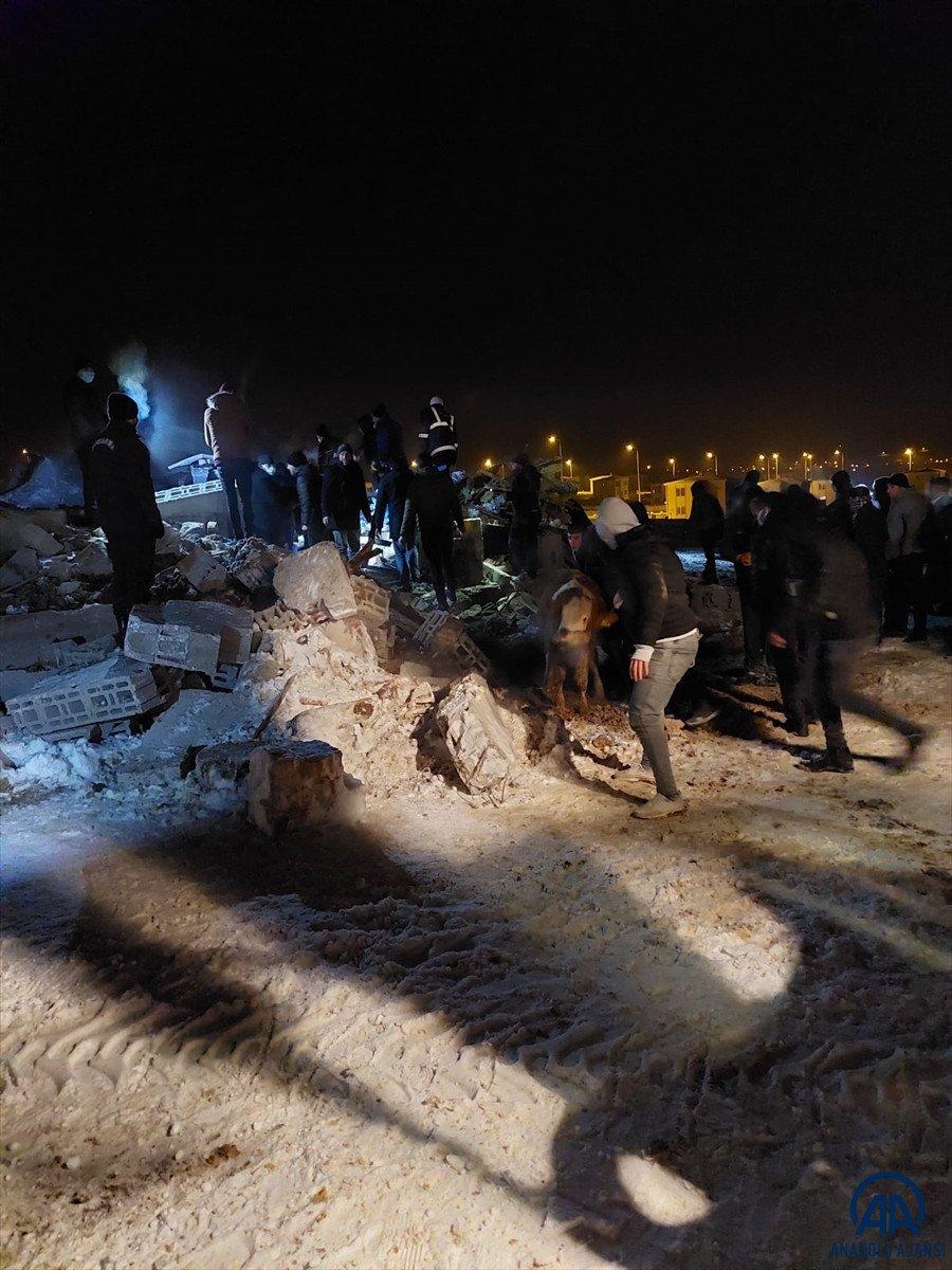 Kayseri'de kar nedeniyle çatı çöktü: 3 inek telef oldu