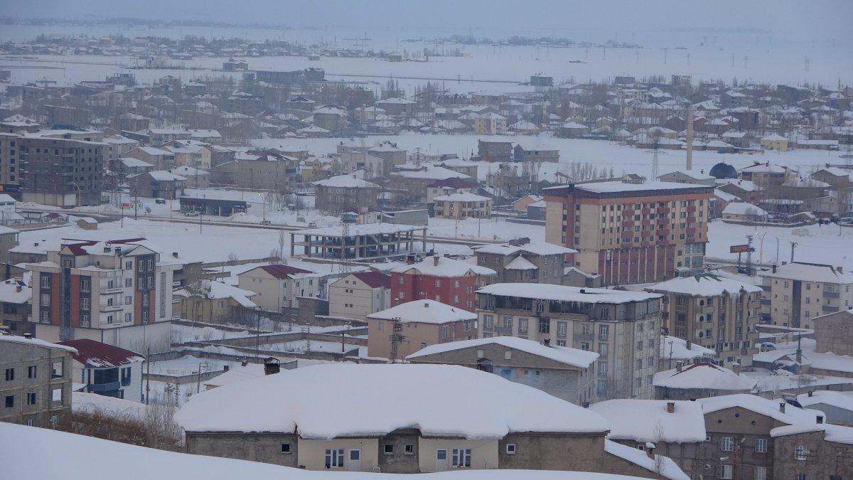 Yüksekova, kar yağışının ardından görüntülendi