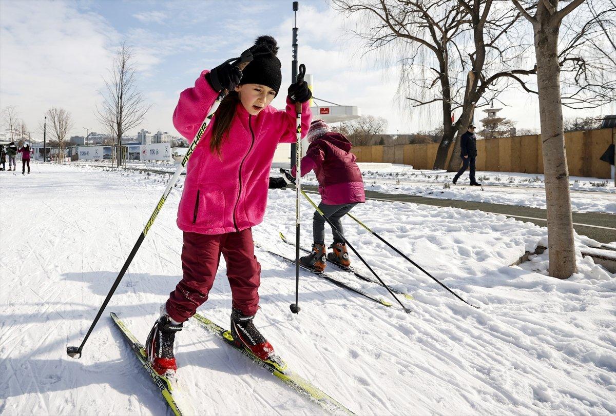 Başkent Millet Bahçesi, kış sporu tutkunlarının uğrak noktası oldu