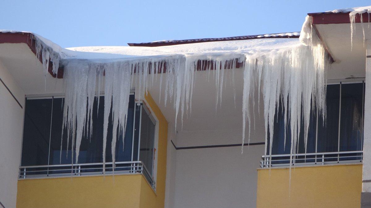 Yüksekova, kar yağışının ardından görüntülendi