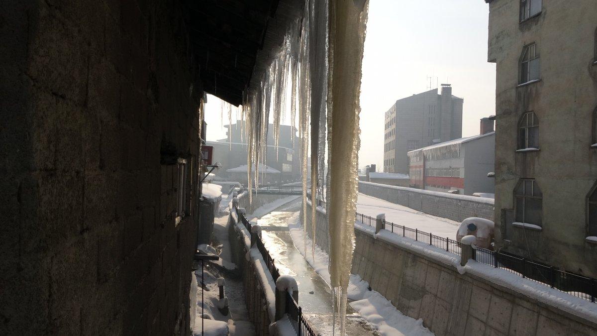 Yüksekova, kar yağışının ardından görüntülendi