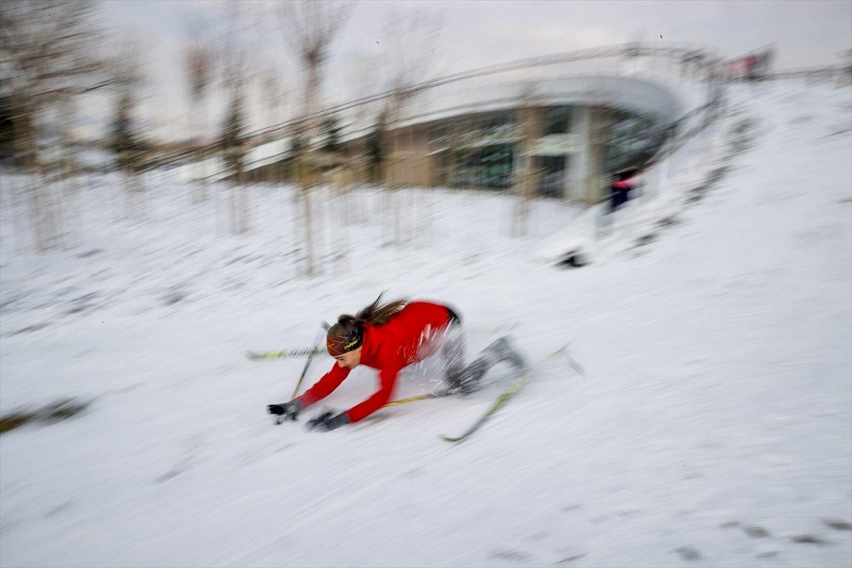 Başkent Millet Bahçesi, kış sporu tutkunlarının uğrak noktası oldu