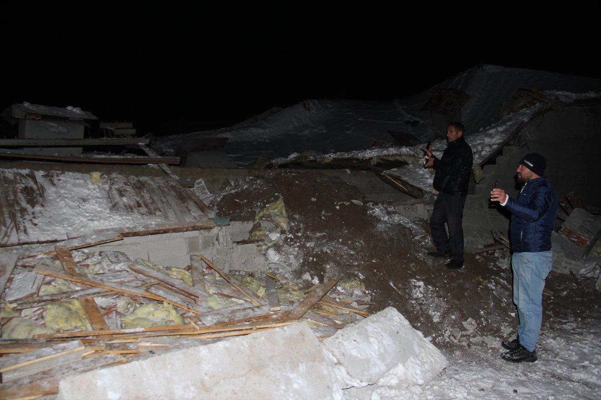 Kayseri'de kar nedeniyle çatı çöktü: 3 inek telef oldu