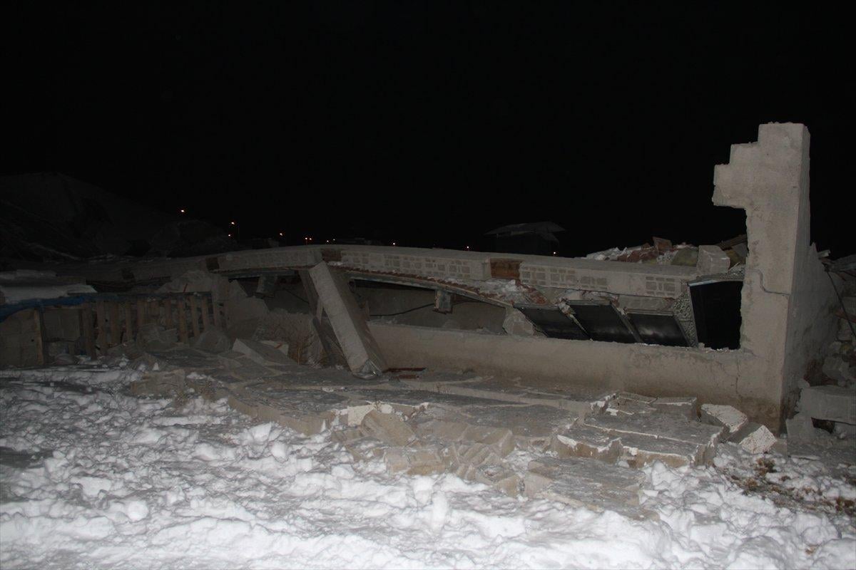 Kayseri'de kar nedeniyle çatı çöktü: 3 inek telef oldu