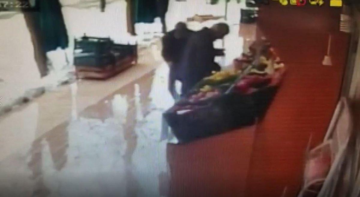 Gaziantep'te karın devirdiği tentenin altında can verdi