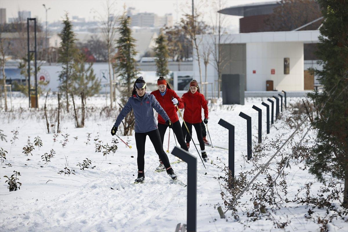 Başkent Millet Bahçesi, kış sporu tutkunlarının uğrak noktası oldu