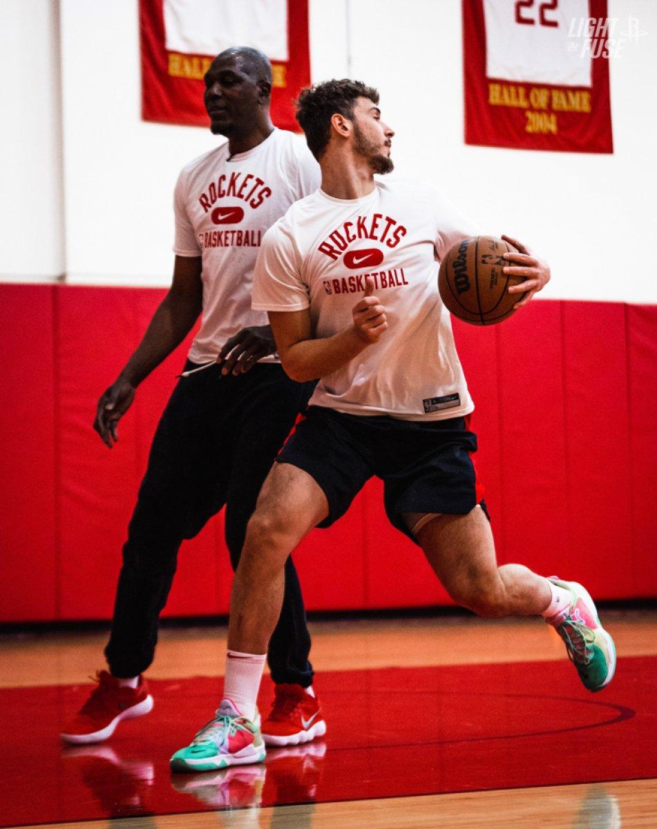 Alperen Şengün, NBA efsanesi Hakeem Olajuwon ile çalışıyor