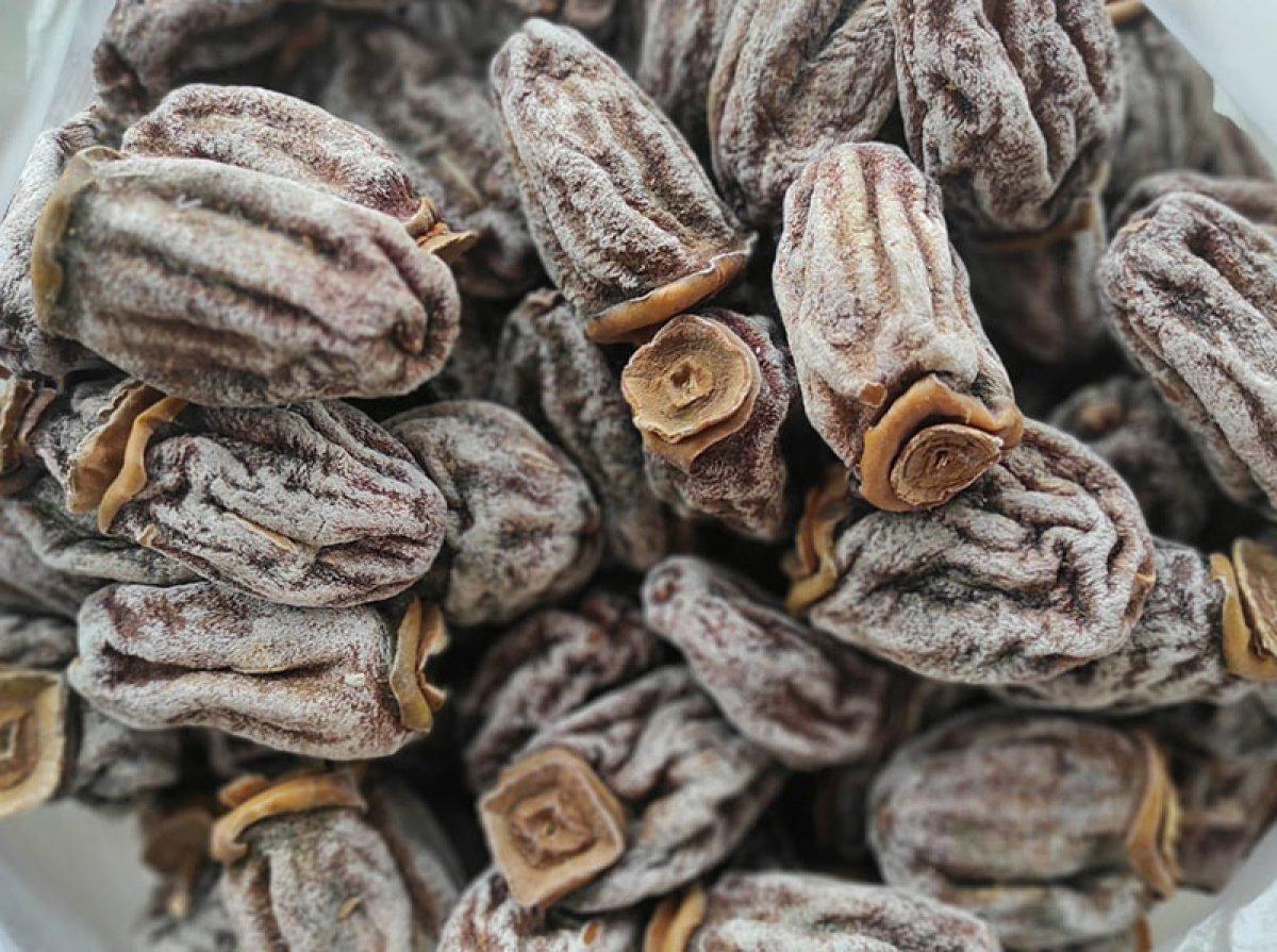 Kurutulmuş hurmanın üzeri neden beyaz olur? Bozuk sanmayın...