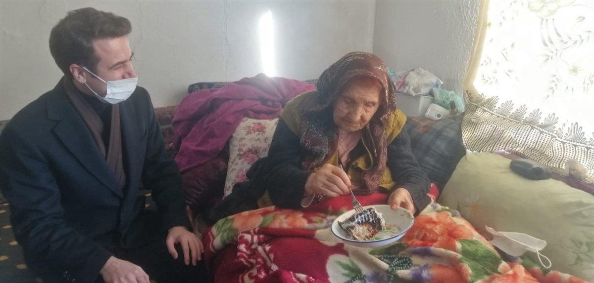 Yozgatlı Akkız Nine 121'inci yaşına girdi