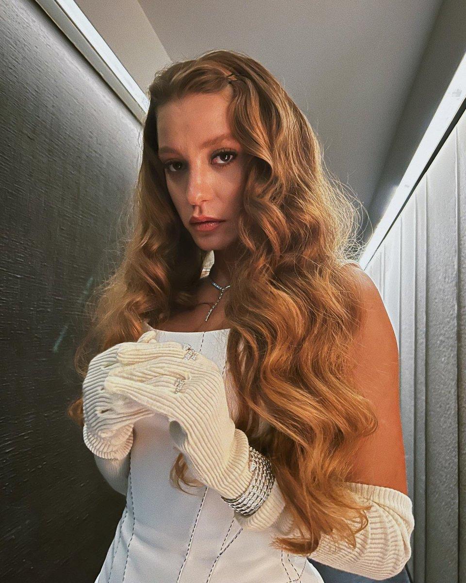 Serenay Sarıkaya’ya saldırı: 2 ay uzaklaştırma kararı verildi