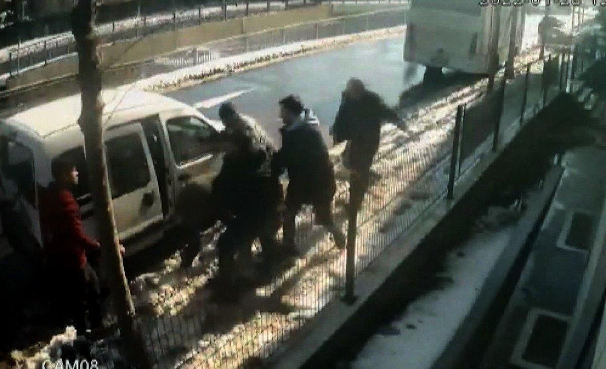 Avcılar’da belediye çalışanları kaza sonrası saldırıya uğradı