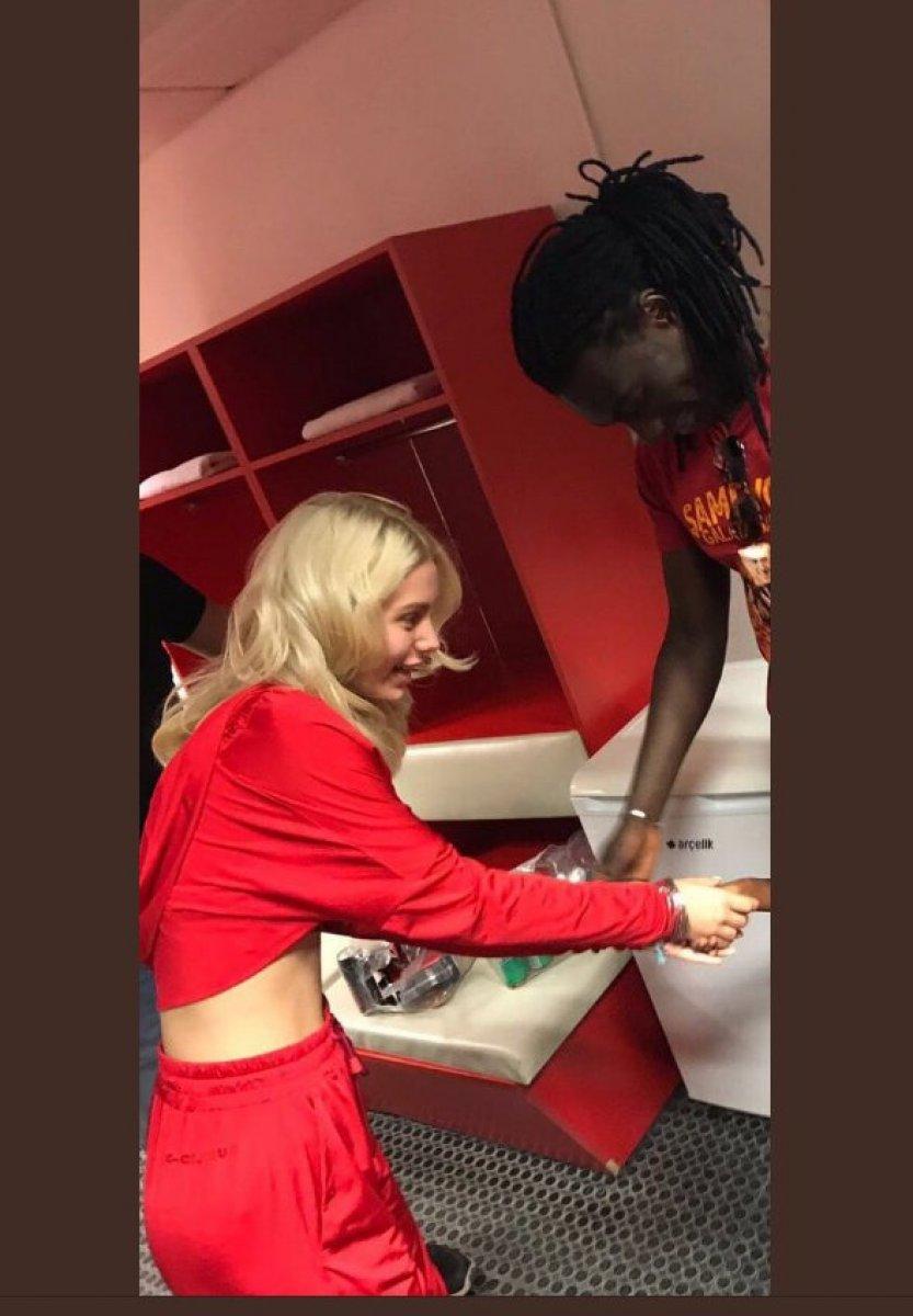 Aleyna Tilki'den Gomis mesajı