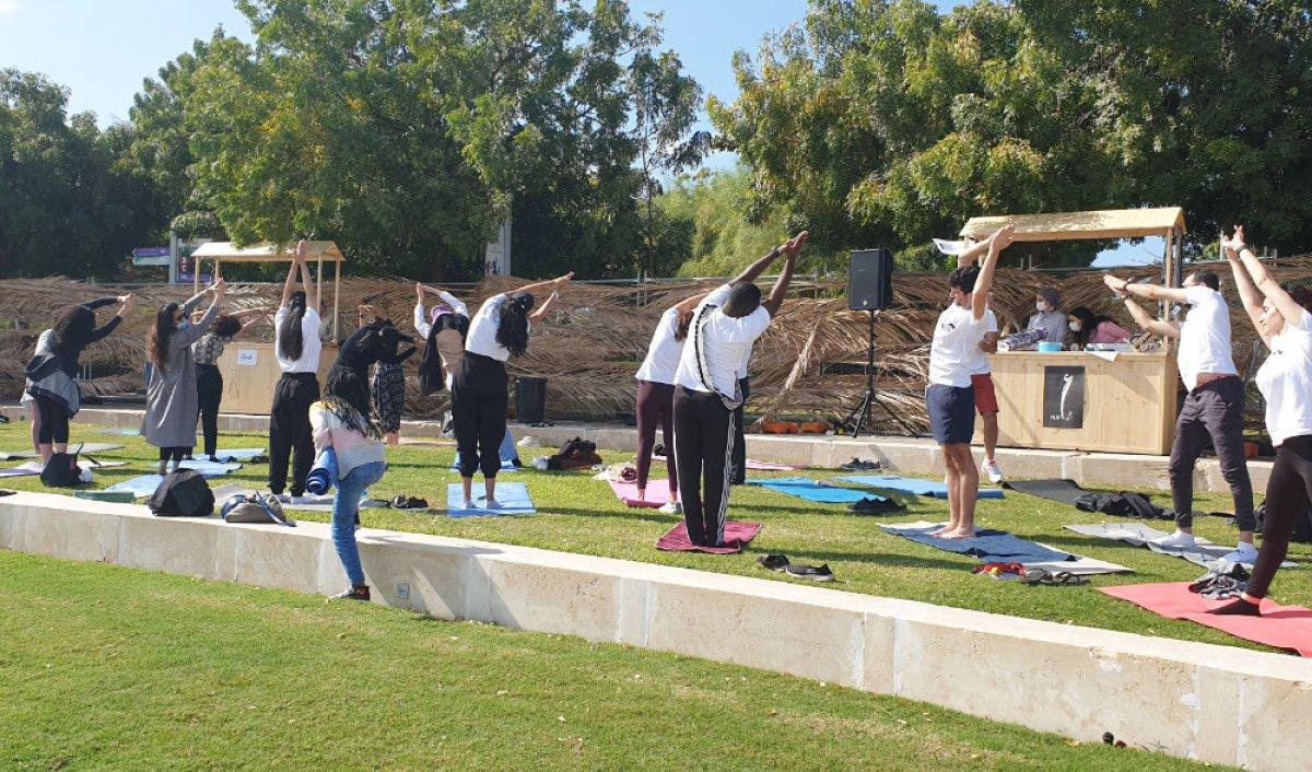 Suudi Arabistan'da halk, ilk toplu yogada buluştu