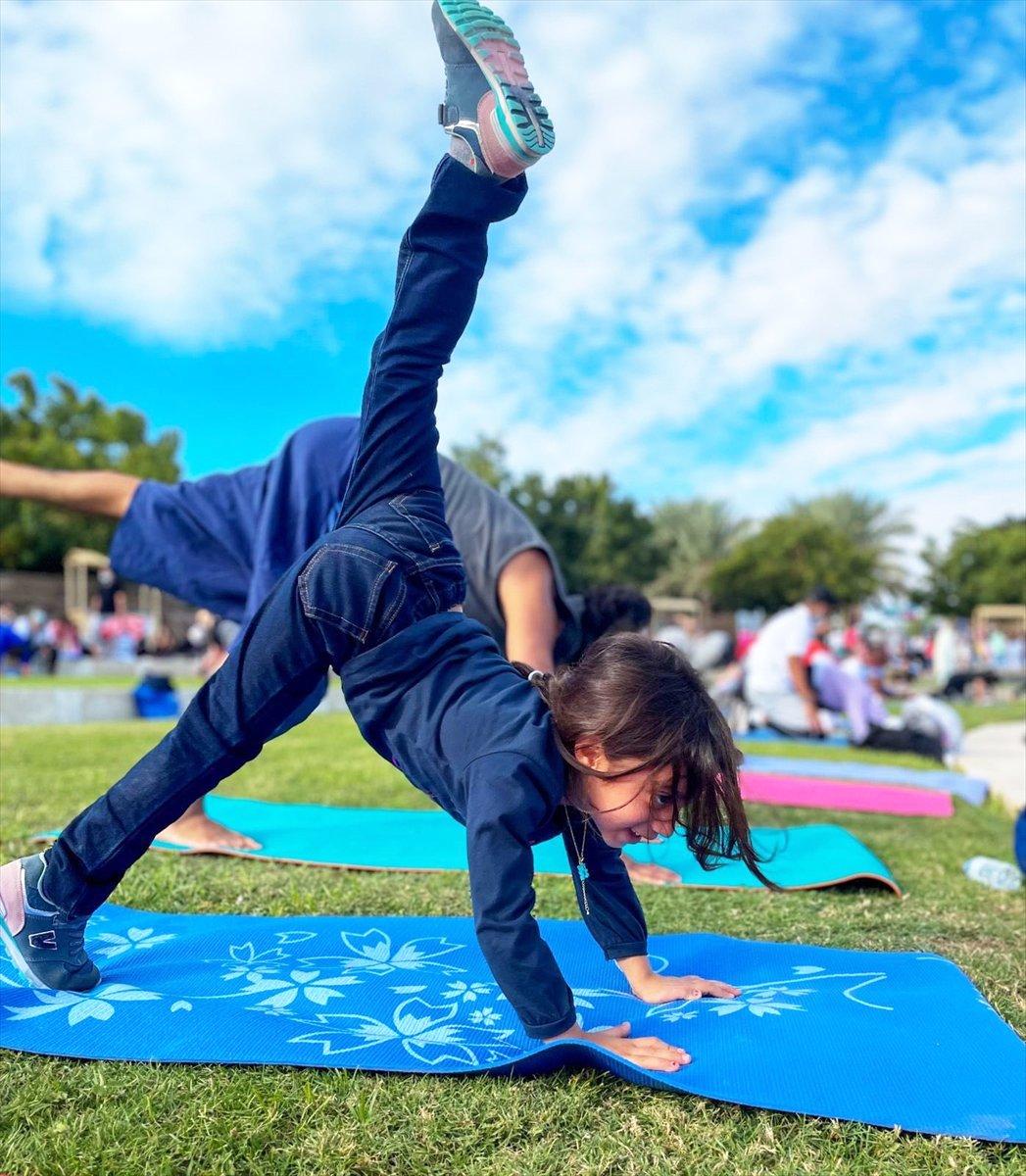 Suudi Arabistan'da halk, ilk toplu yogada buluştu