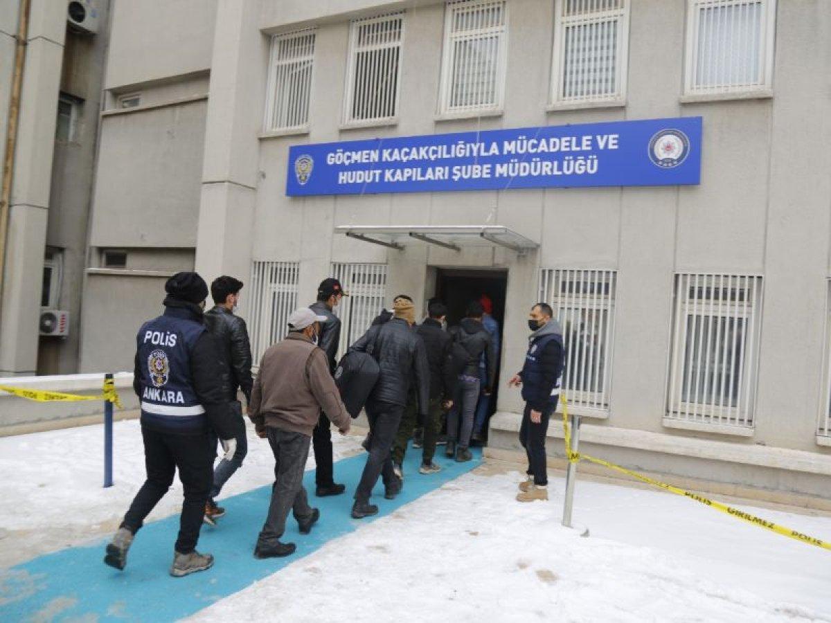 Jandarma, binlerce noktada 'Düzensiz Göç' uygulaması yaptı