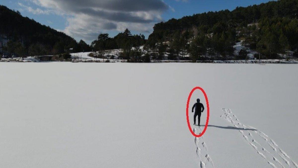 Uludağ'da buz tutan göletlere böyle girdi