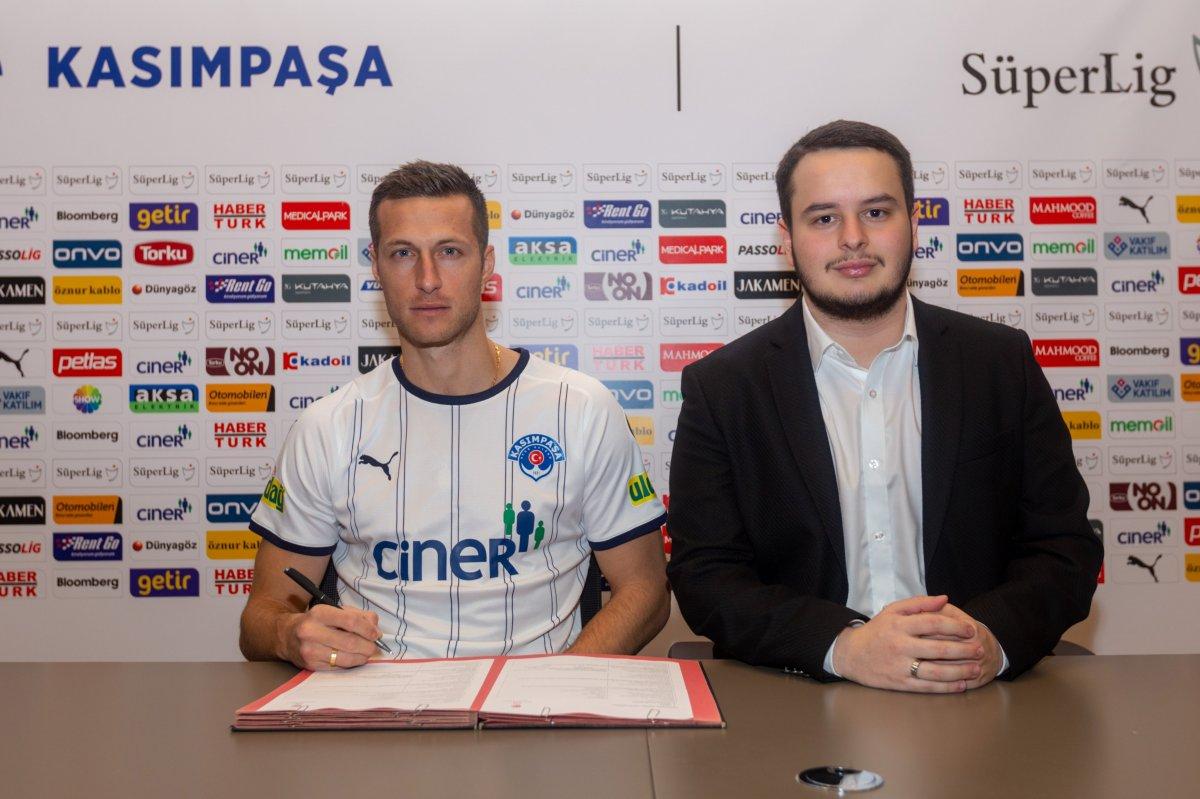 Kasımpaşa, Uros Spajic'i renklerine bağladı