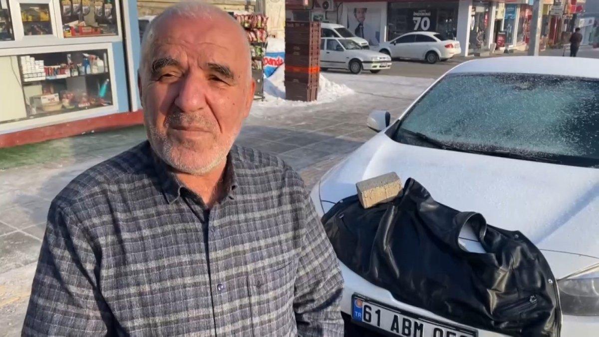 Muş'a gelen vatandaşın aracını ısıtma yöntemi