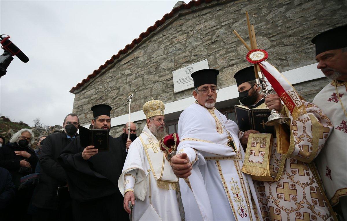 Yunan Bakan Yardımcısı Katsaniotis, Gökçeada'da ayine katıldı