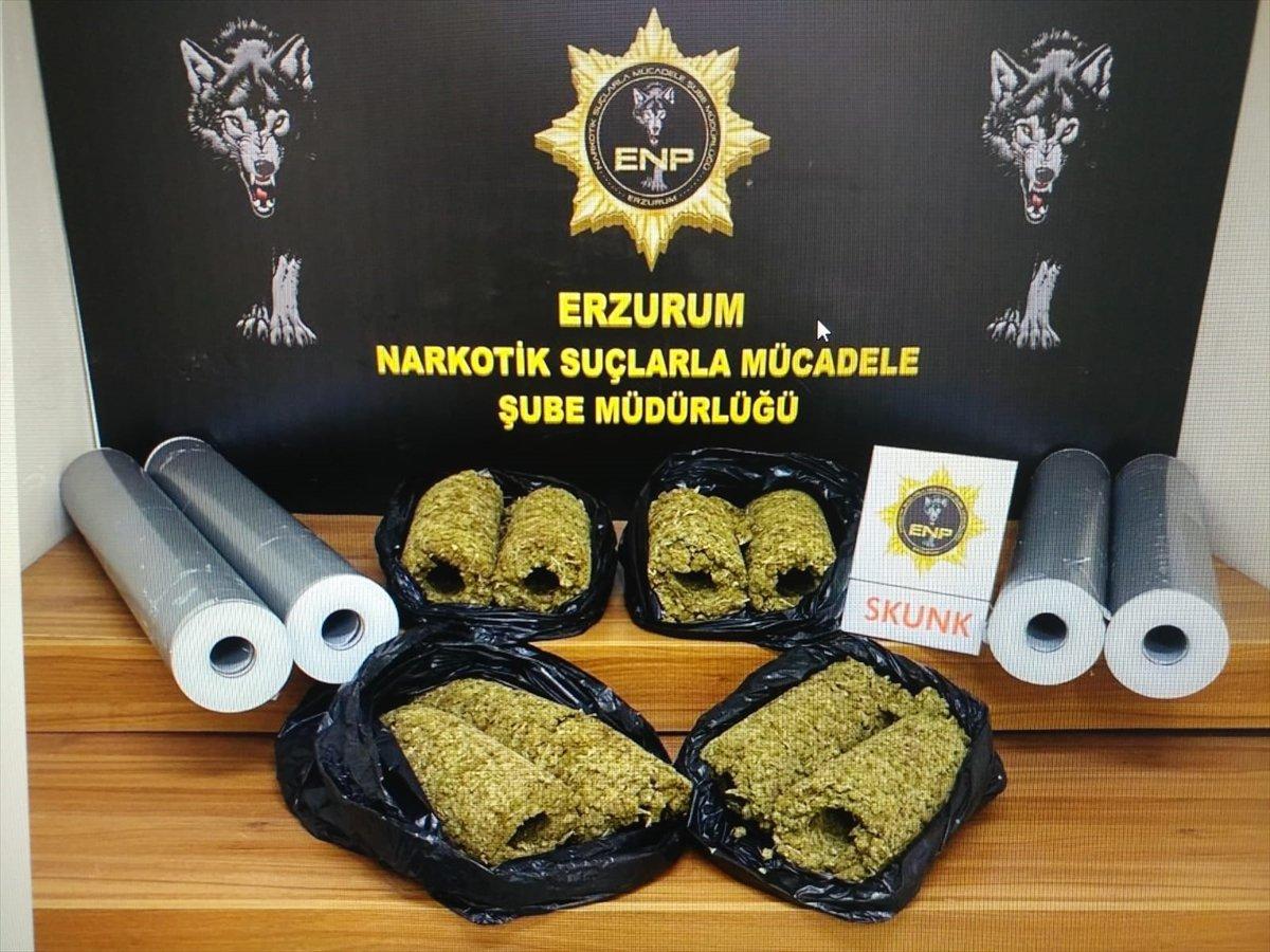 Erzurum'da duvar kağıdı rulosuyla uyuşturucu sevkiyatı