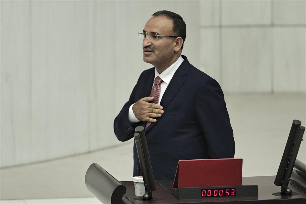 Adalet Bakanı Bekir Bozdağ, TBMM'de yemin etti