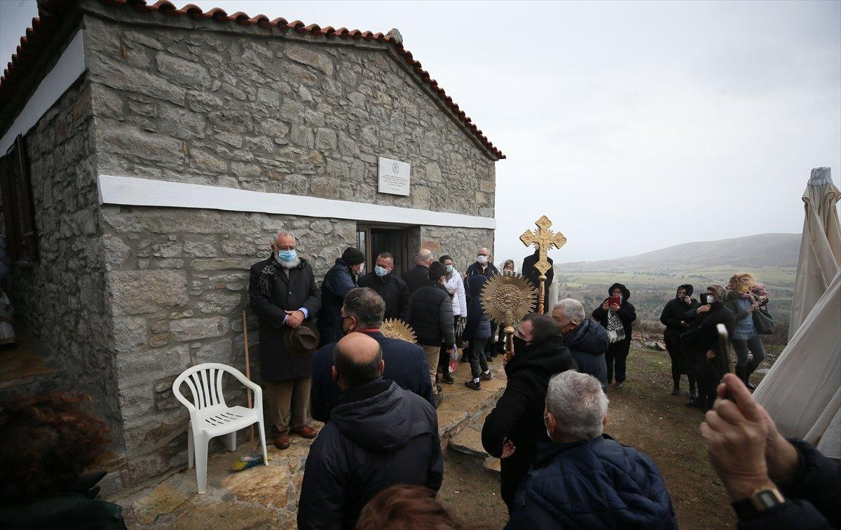Yunan Bakan Yardımcısı Katsaniotis, Gökçeada'da ayine katıldı