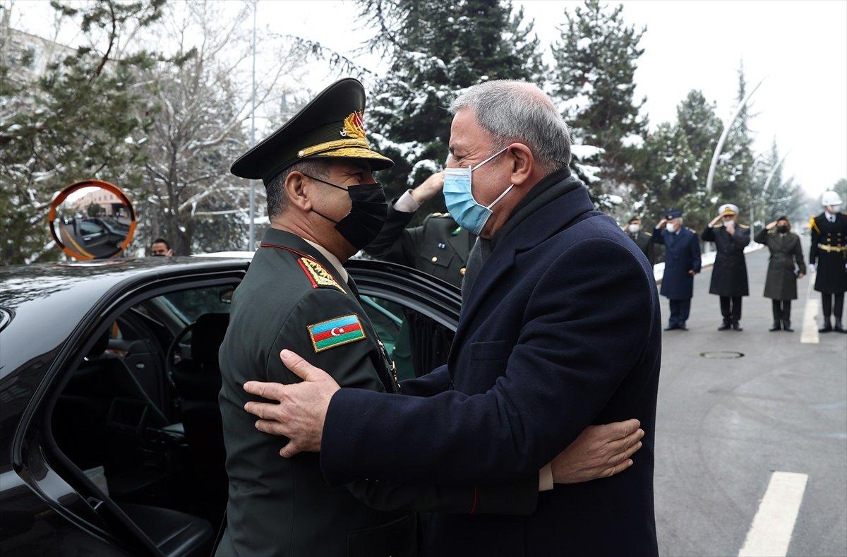Hulusi Akar, Azerbaycanlı mevkidaşı Hasanov ile görüştü