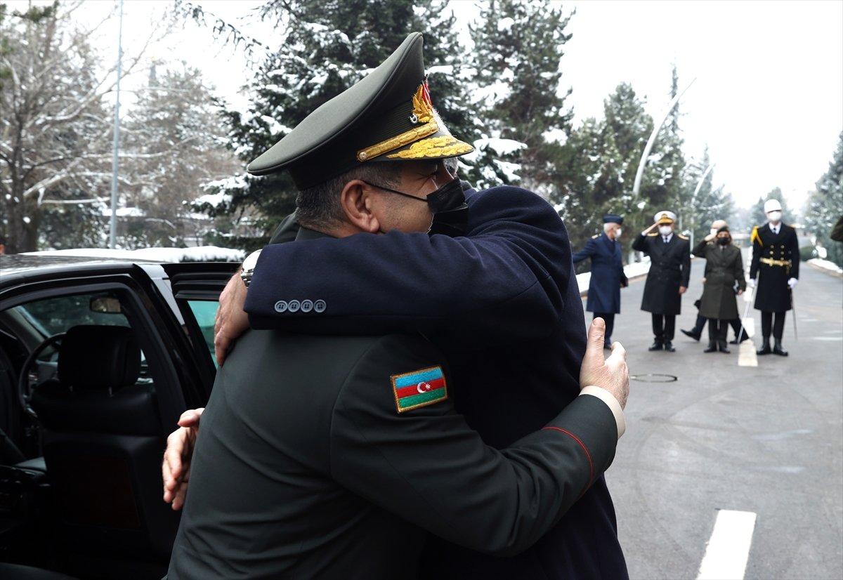 Hulusi Akar, Azerbaycanlı mevkidaşı Hasanov ile görüştü