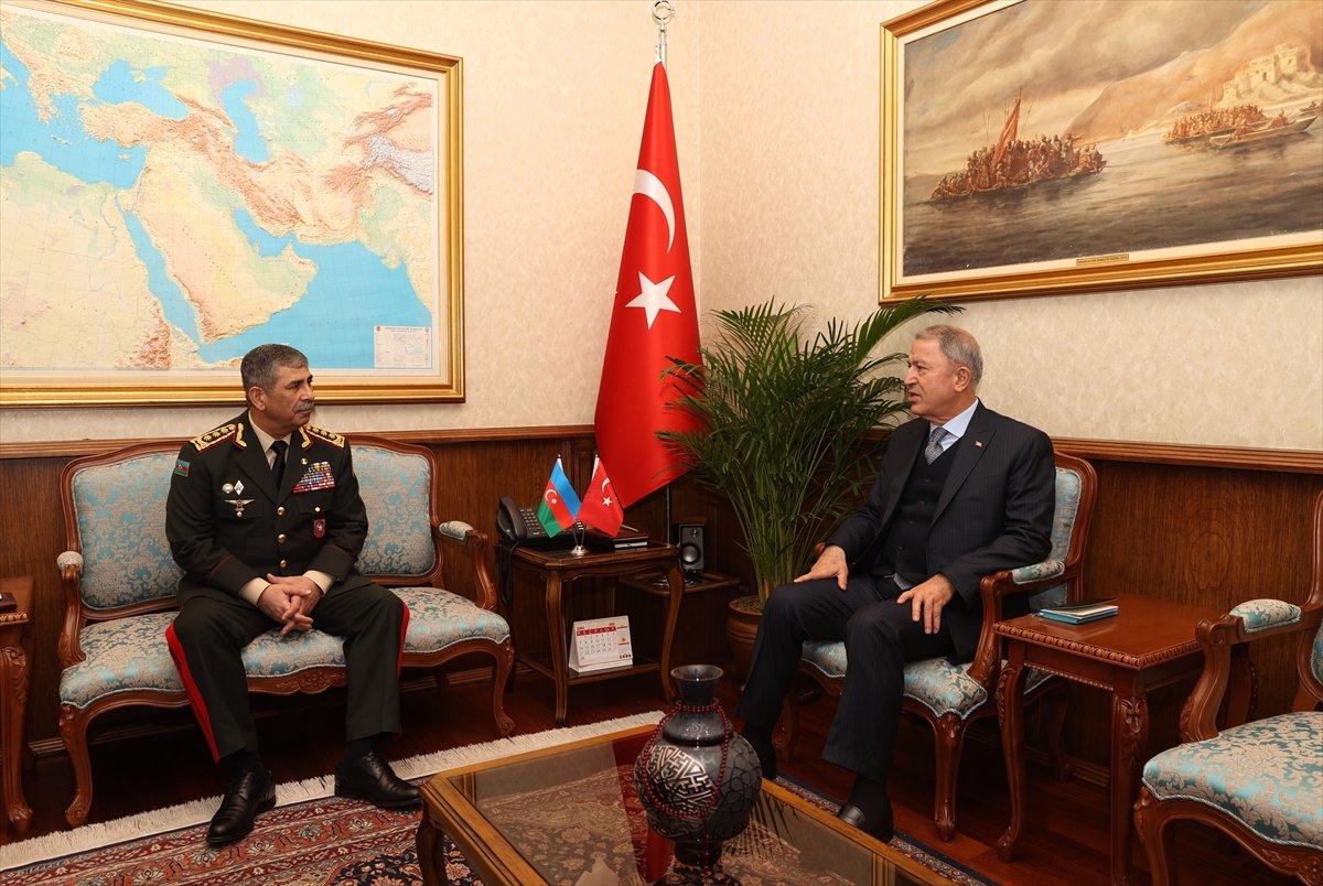 Hulusi Akar, Azerbaycanlı mevkidaşı Hasanov ile görüştü