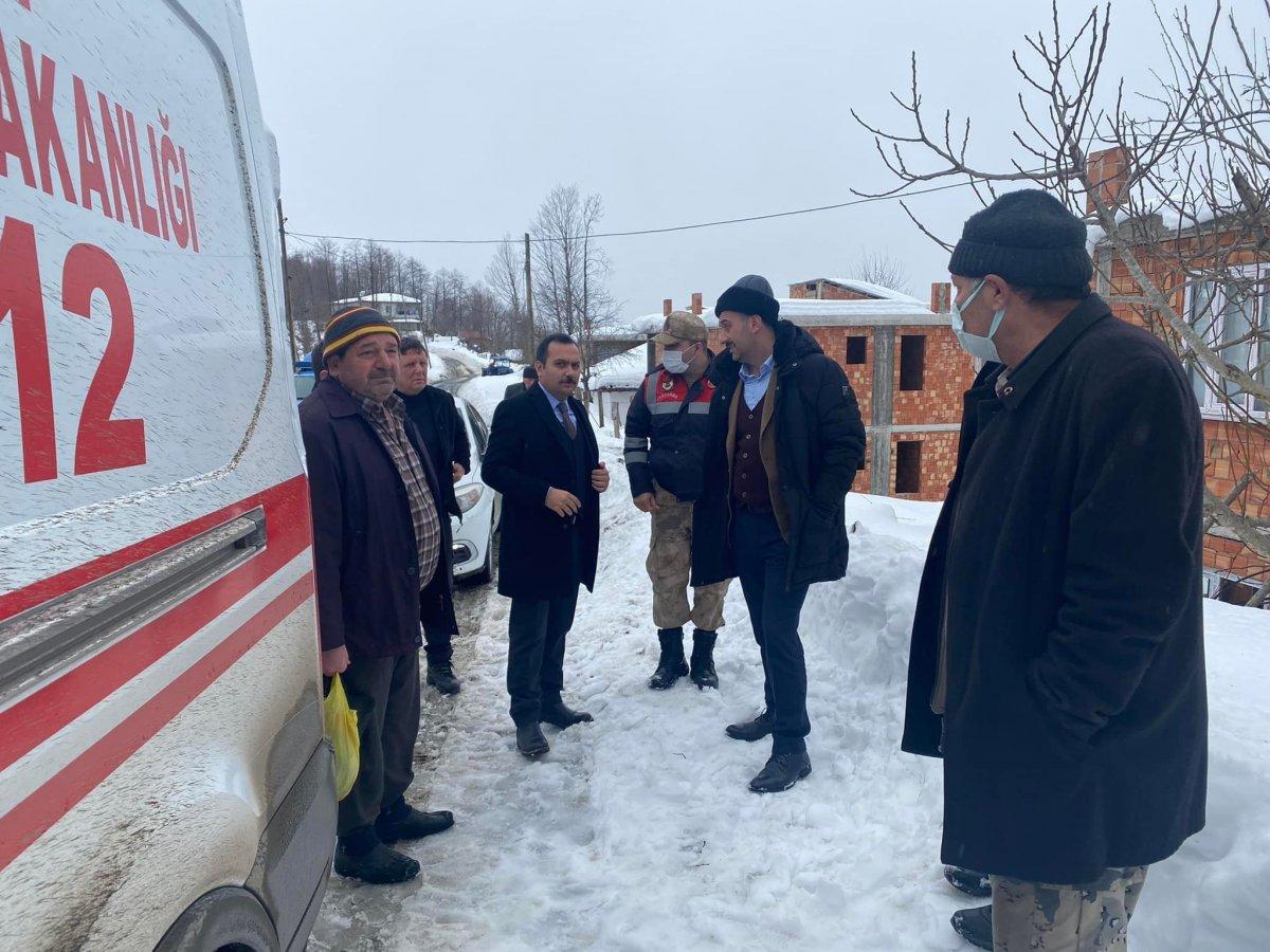 Ordu'da kar ağırlığına dayanamayan balkon çöktü