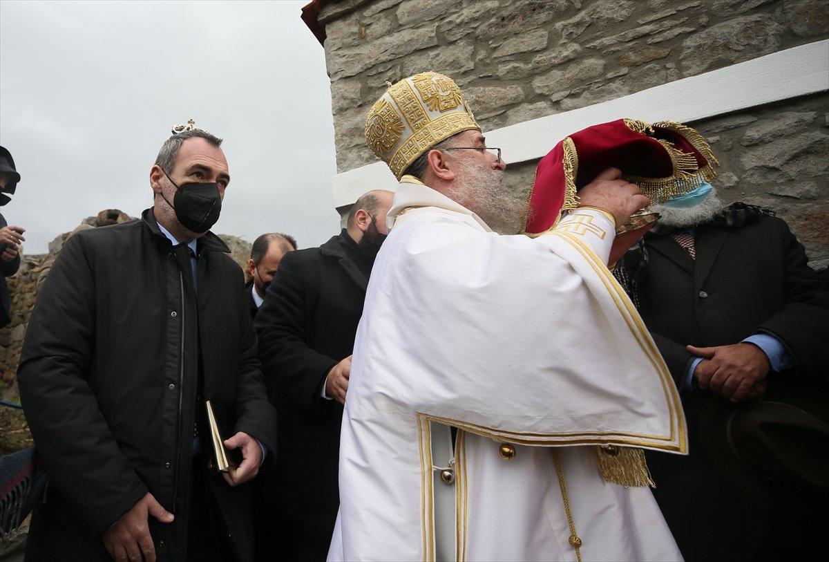 Yunan Bakan Yardımcısı Katsaniotis, Gökçeada'da ayine katıldı