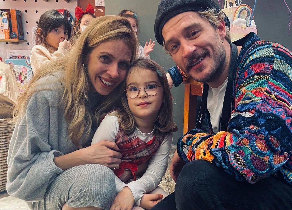 Melis İşiten saçlarını maviye boyattı